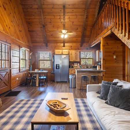 Dudley II By Avantstay Comfortable Cabin W Hot Tub Views بيدجن فورج المظهر الخارجي الصورة