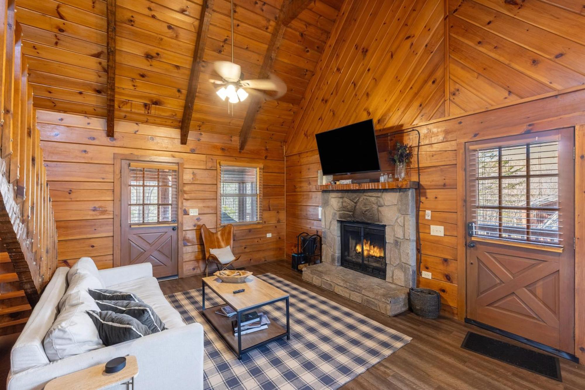 Dudley II By Avantstay Comfortable Cabin W Hot Tub Views بيدجن فورج المظهر الخارجي الصورة
