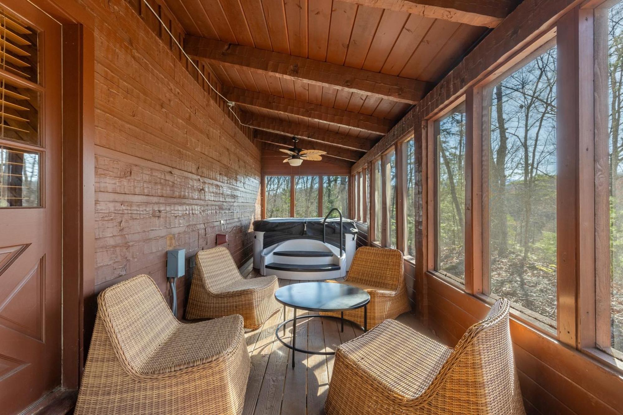 Dudley II By Avantstay Comfortable Cabin W Hot Tub Views بيدجن فورج المظهر الخارجي الصورة