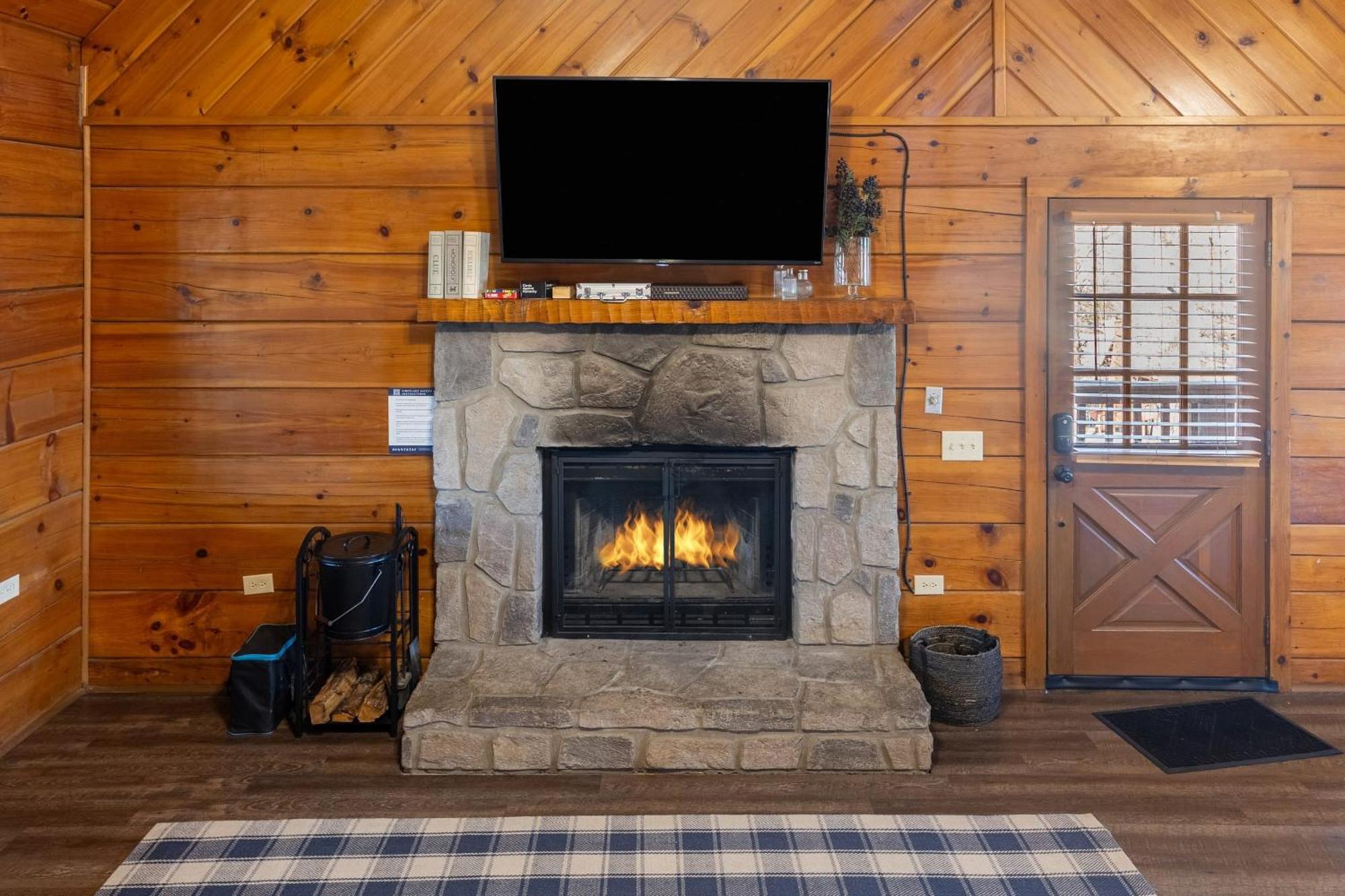 Dudley II By Avantstay Comfortable Cabin W Hot Tub Views بيدجن فورج المظهر الخارجي الصورة