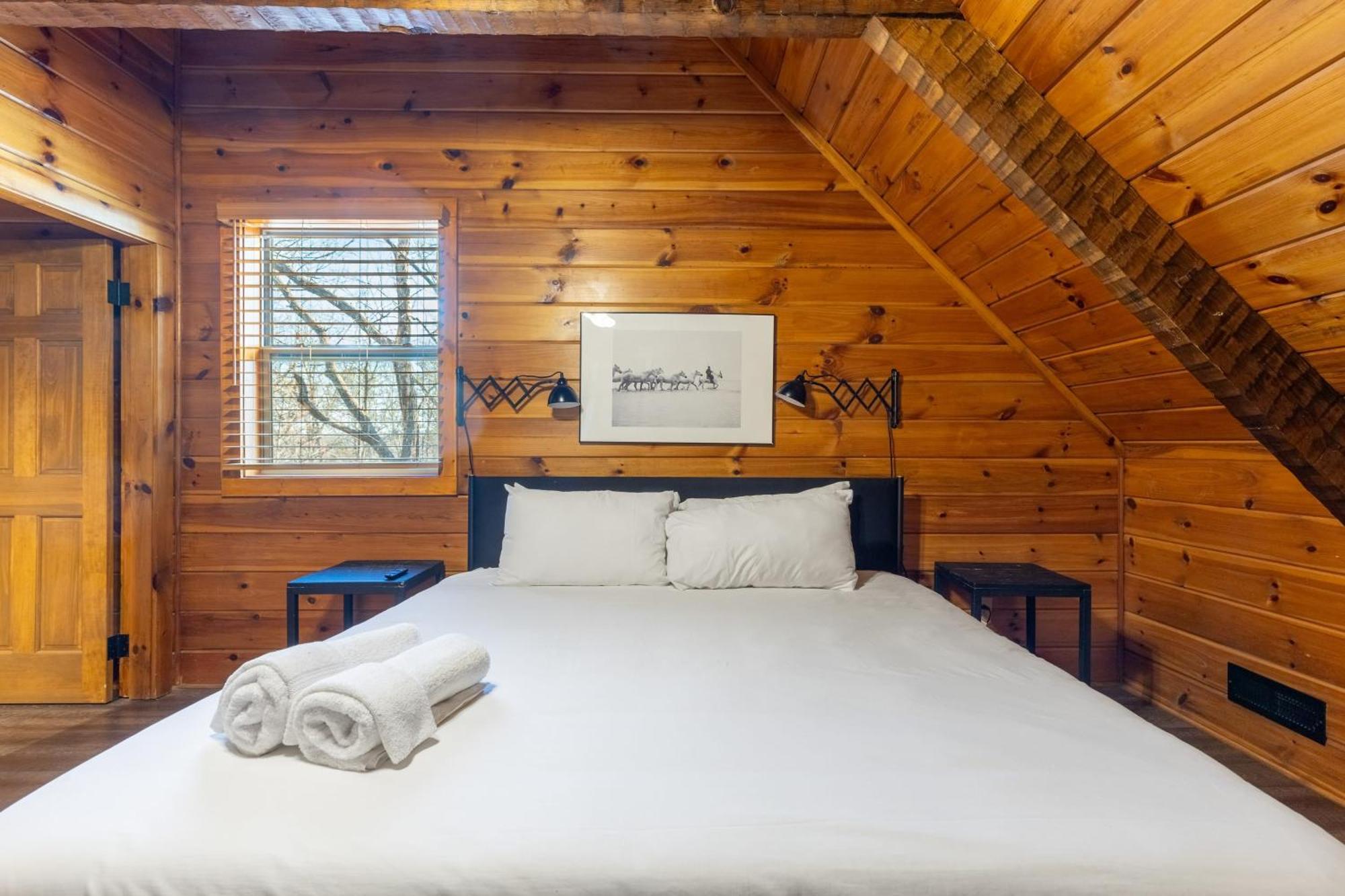 Dudley II By Avantstay Comfortable Cabin W Hot Tub Views بيدجن فورج المظهر الخارجي الصورة