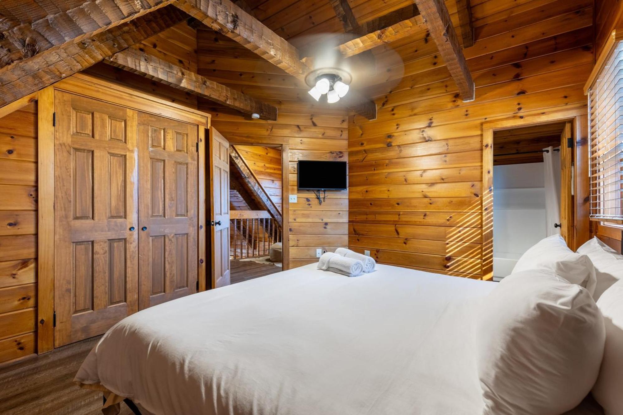 Dudley II By Avantstay Comfortable Cabin W Hot Tub Views بيدجن فورج المظهر الخارجي الصورة
