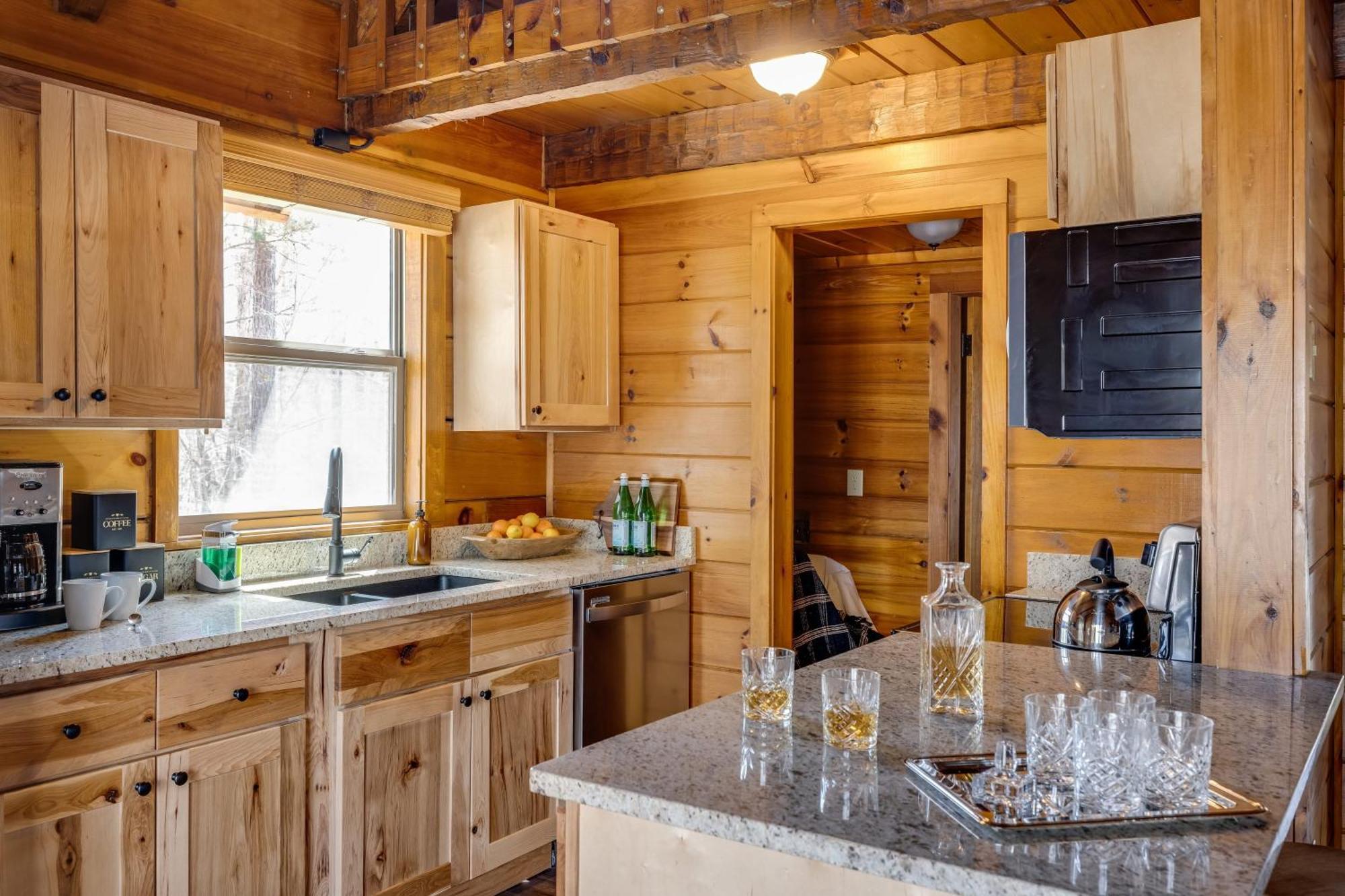 Dudley II By Avantstay Comfortable Cabin W Hot Tub Views بيدجن فورج المظهر الخارجي الصورة